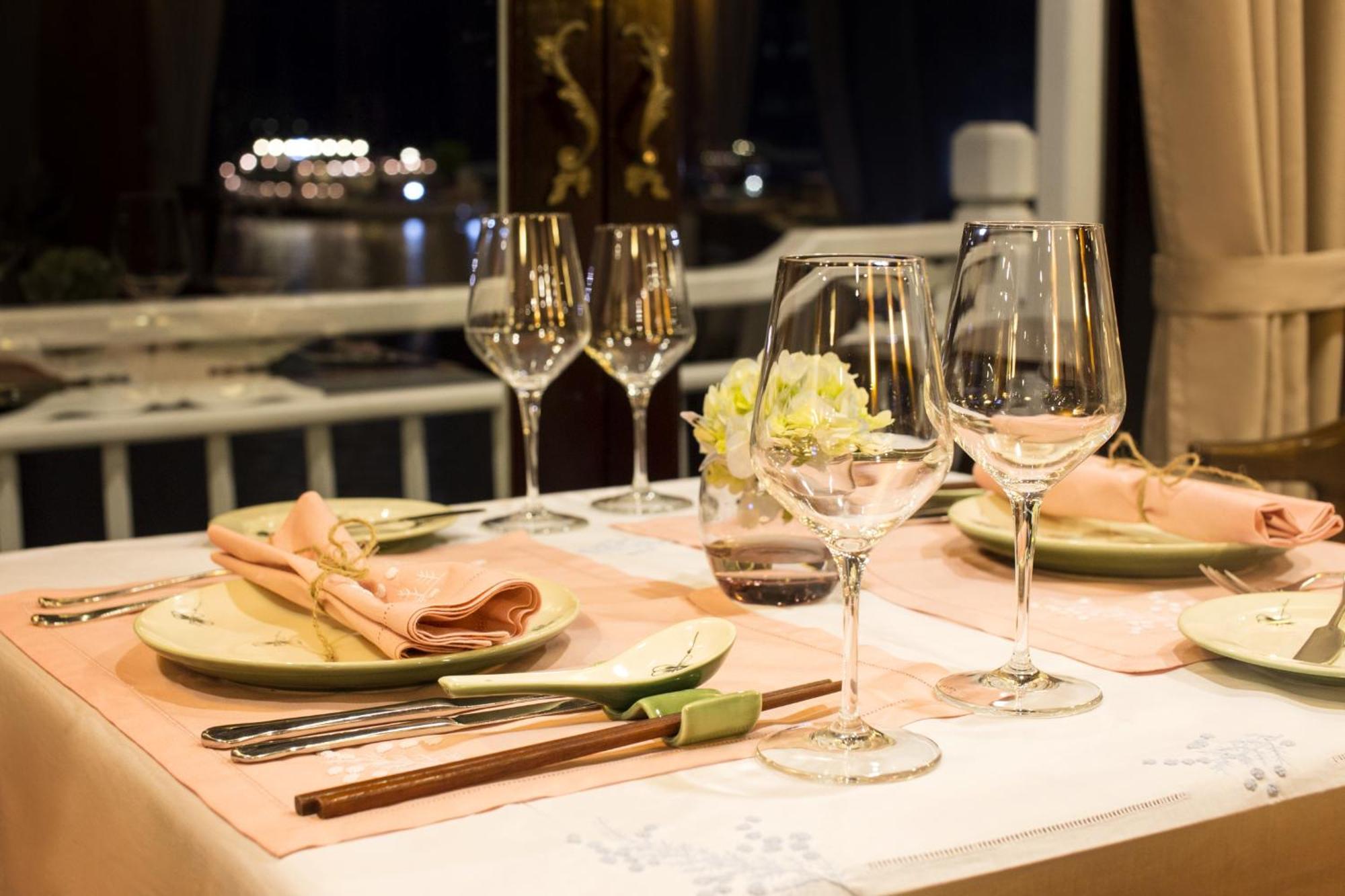 Hera Boutique Cruise Ha Long Bay Екстериор снимка