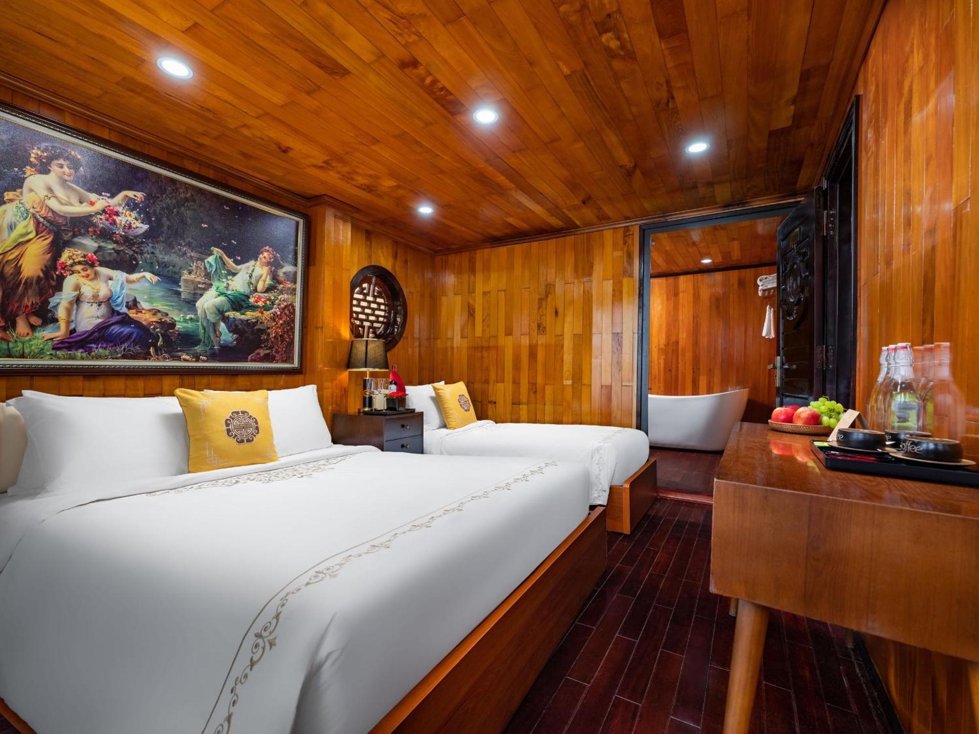 Hera Boutique Cruise Ha Long Bay Екстериор снимка