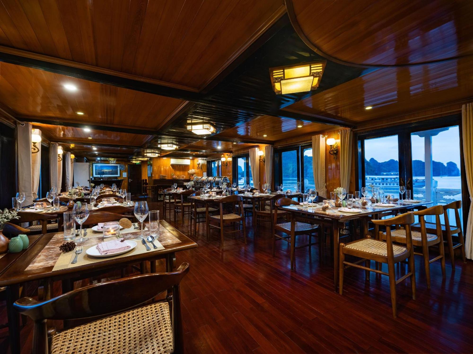 Hera Boutique Cruise Ha Long Bay Екстериор снимка