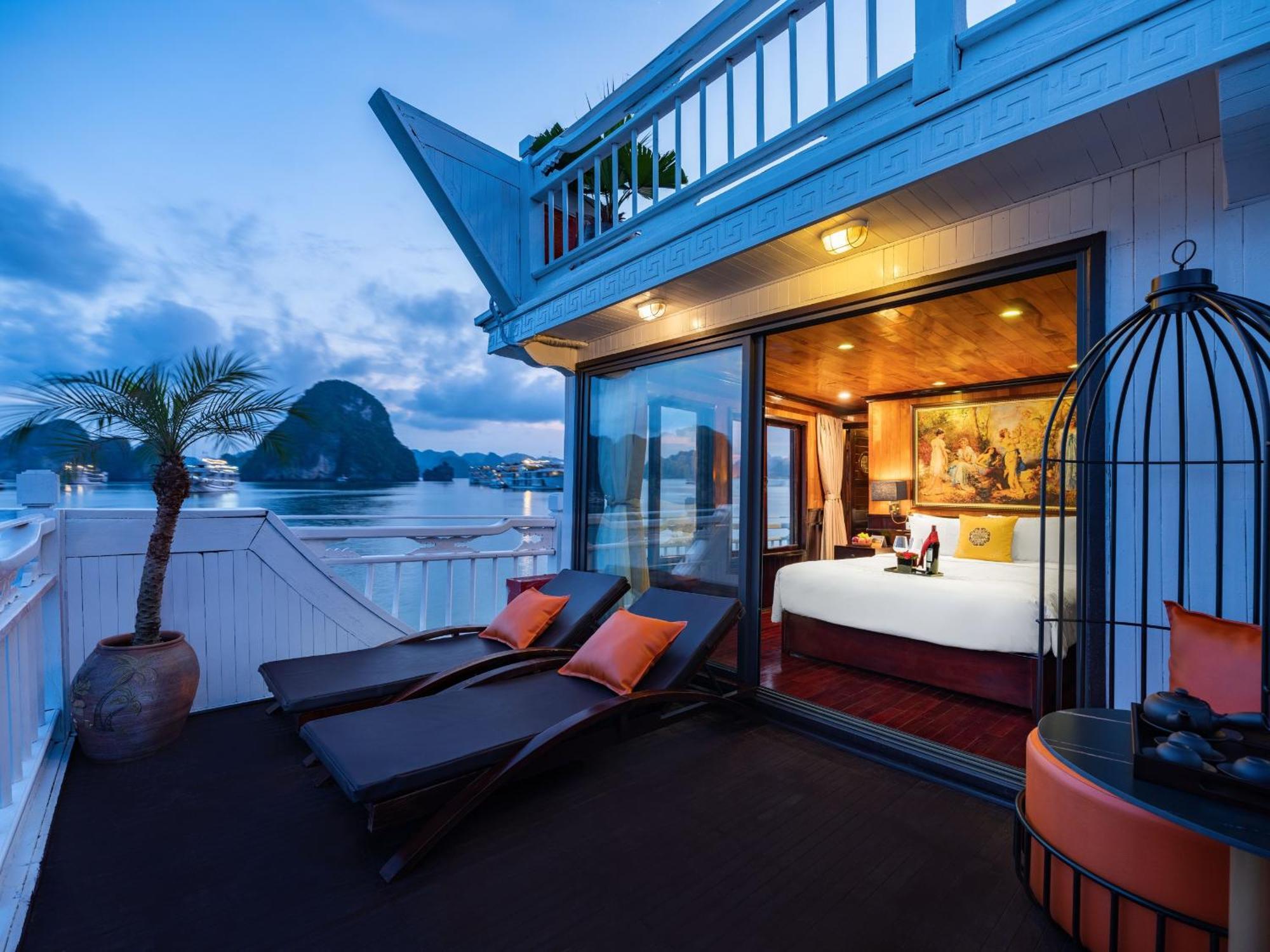Hera Boutique Cruise Ha Long Bay Екстериор снимка