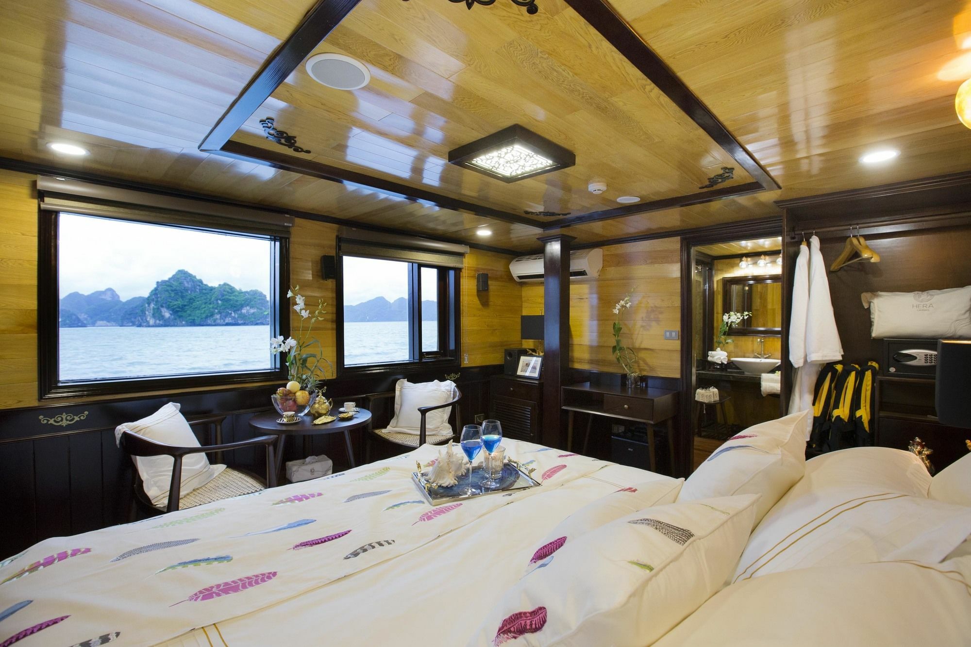 Hera Boutique Cruise Ha Long Bay Екстериор снимка
