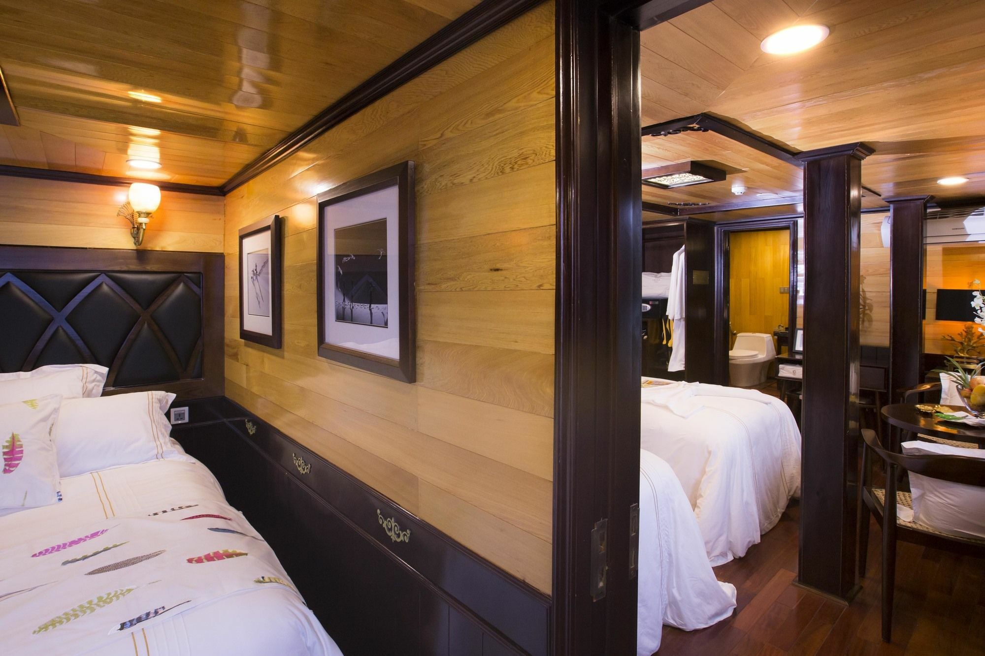 Hera Boutique Cruise Ha Long Bay Екстериор снимка