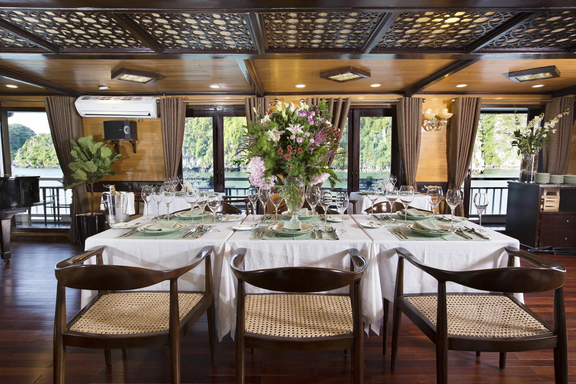 Hera Boutique Cruise Ha Long Bay Екстериор снимка