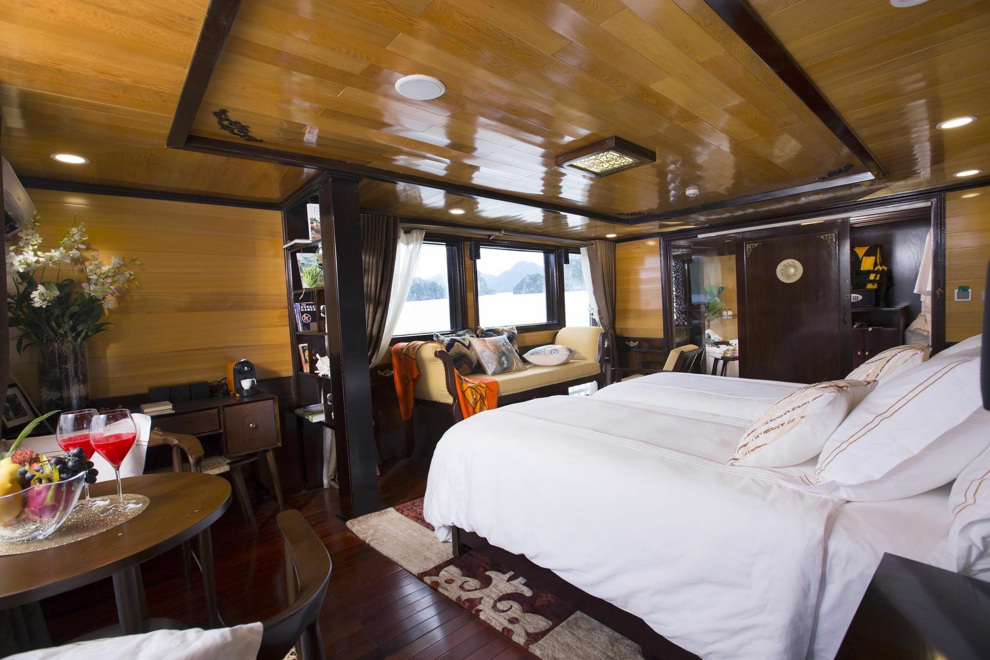 Hera Boutique Cruise Ha Long Bay Екстериор снимка