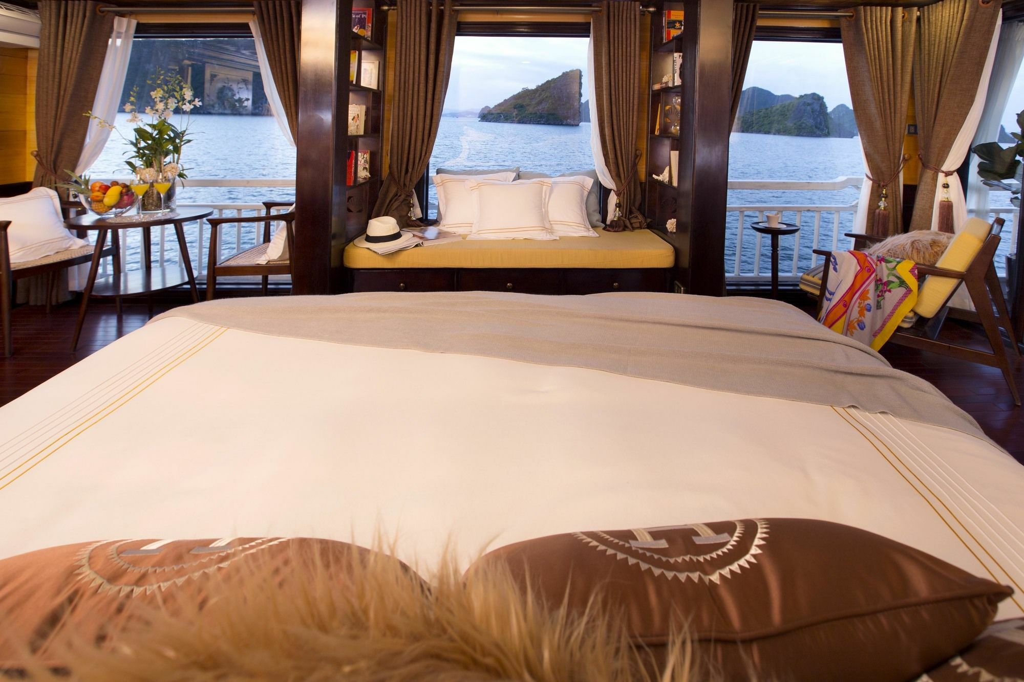 Hera Boutique Cruise Ha Long Bay Екстериор снимка