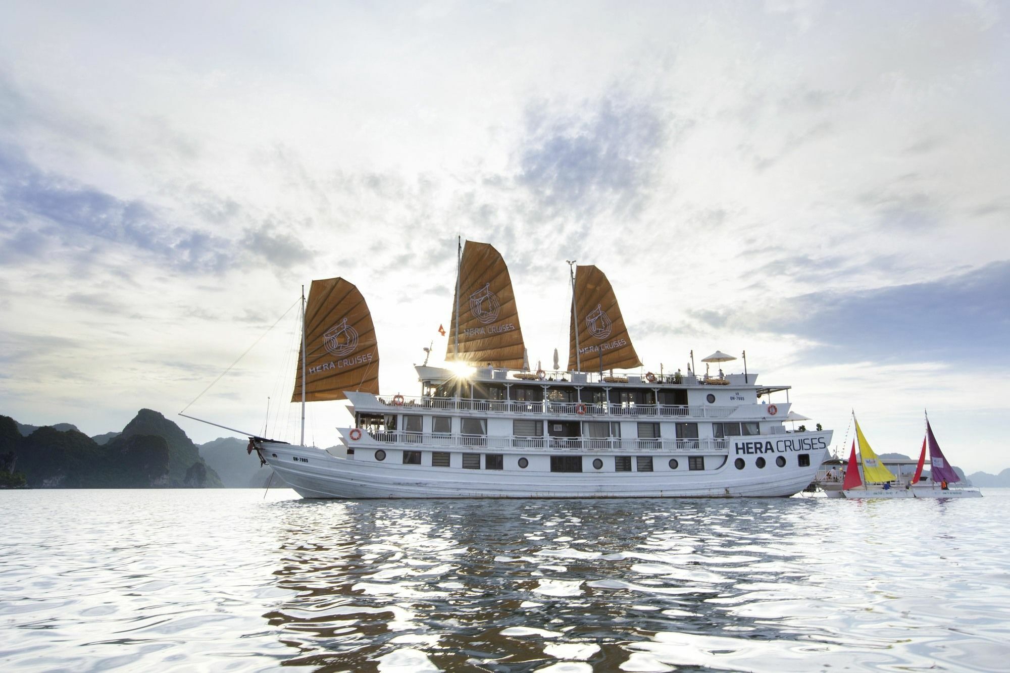 Hera Boutique Cruise Ha Long Bay Екстериор снимка